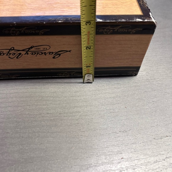 2 Vintage Cigar Boxes‎ Garcia y Vega English Coronas (in tubes) Rectangle - Picture 10 of 16
